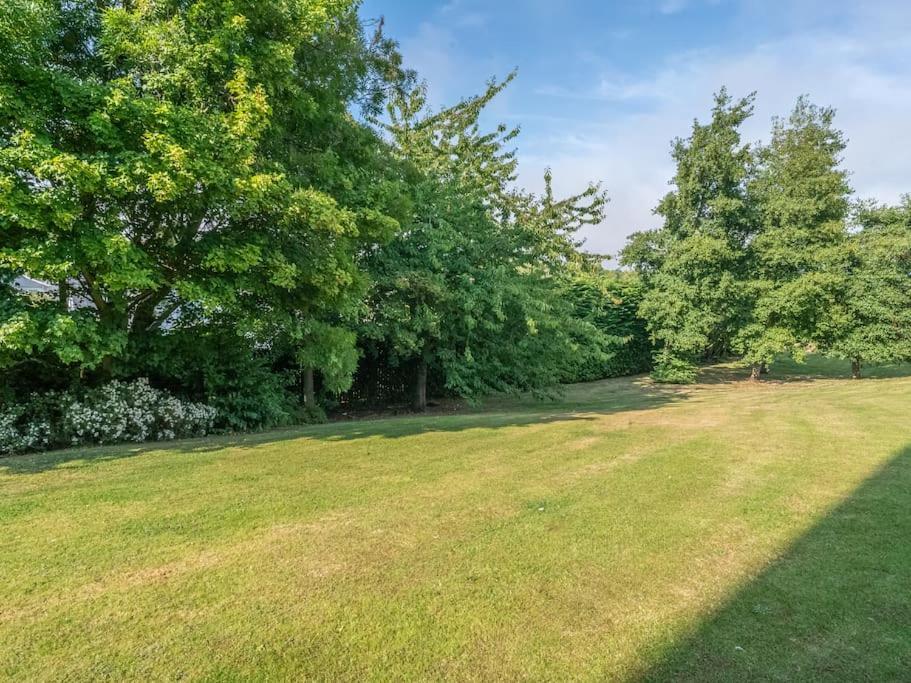 Luxury 2Bed 2Bath Flat In City Centre- Free Parking! Daire Edinburgh Dış mekan fotoğraf